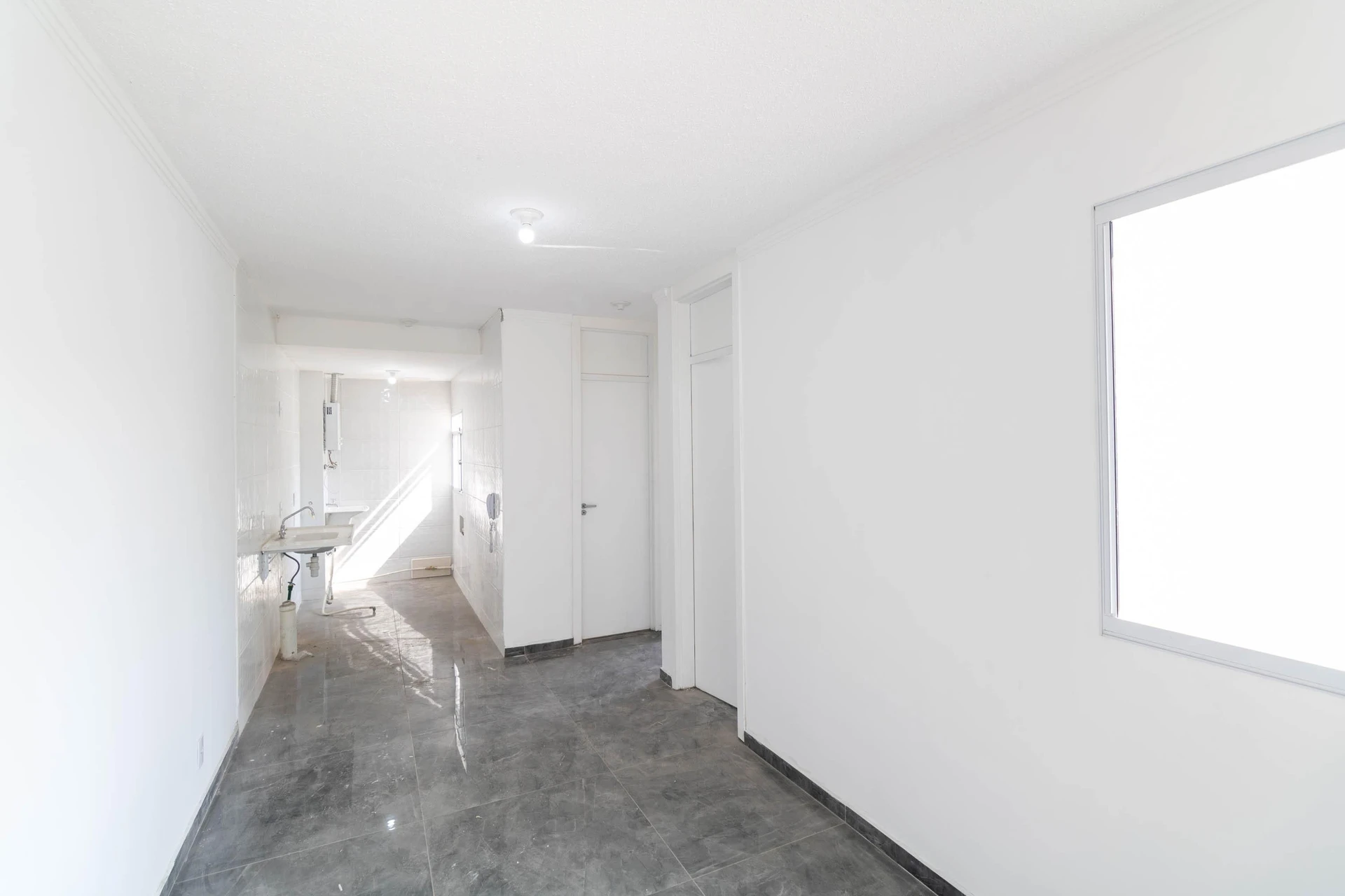 2-bedroom apartment with 1 bathroom and no parking — photo 29