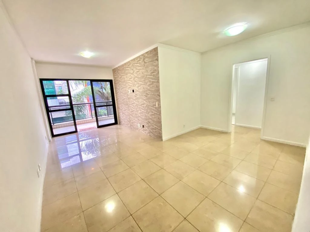 Застеклённый балкон и 3 спальни: квартира 96 м²