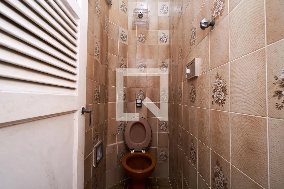 2-bedroom apartment with a bathtub — photo 27