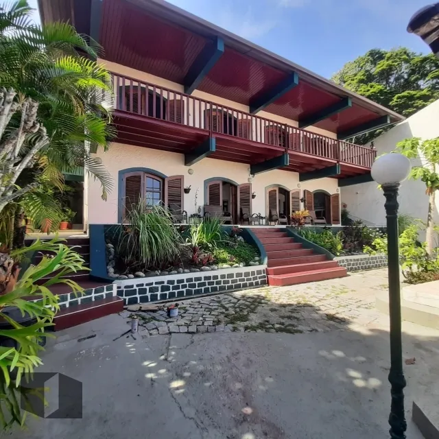 House with 4 bedrooms and 5 bathrooms, 5 parking spots — photo 11