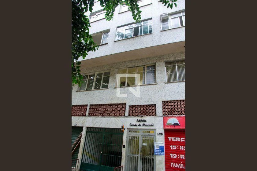 Studio apartment with 1 bedroom and open-plan gas kitchen — photo 27