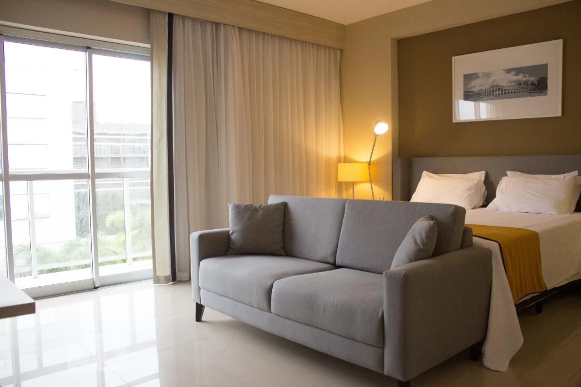 Furnished 2-bedroom apartment with a balcony — photo 3