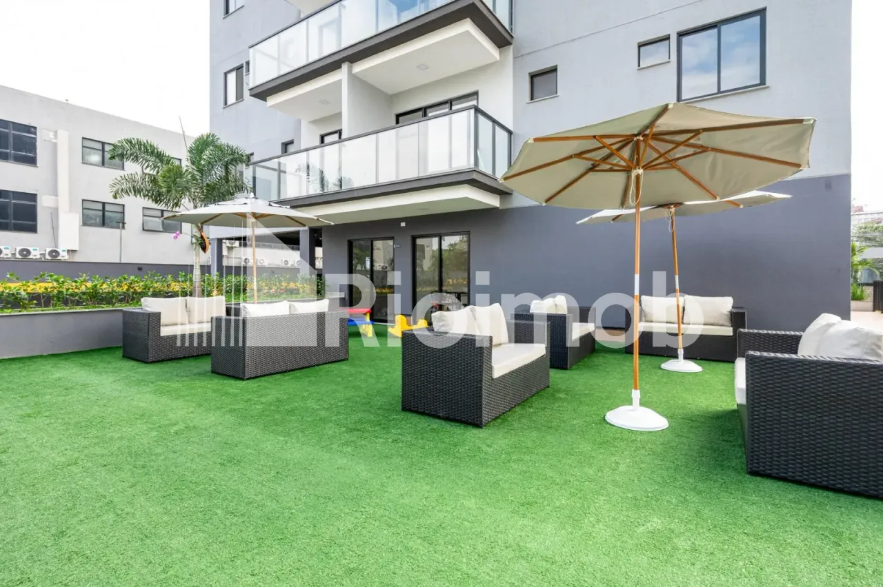 2-bedroom apartment with 1 suite and a balcony — photo 17
