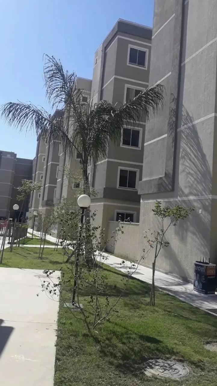 2-bedroom apartment in a building with a pool — photo 4