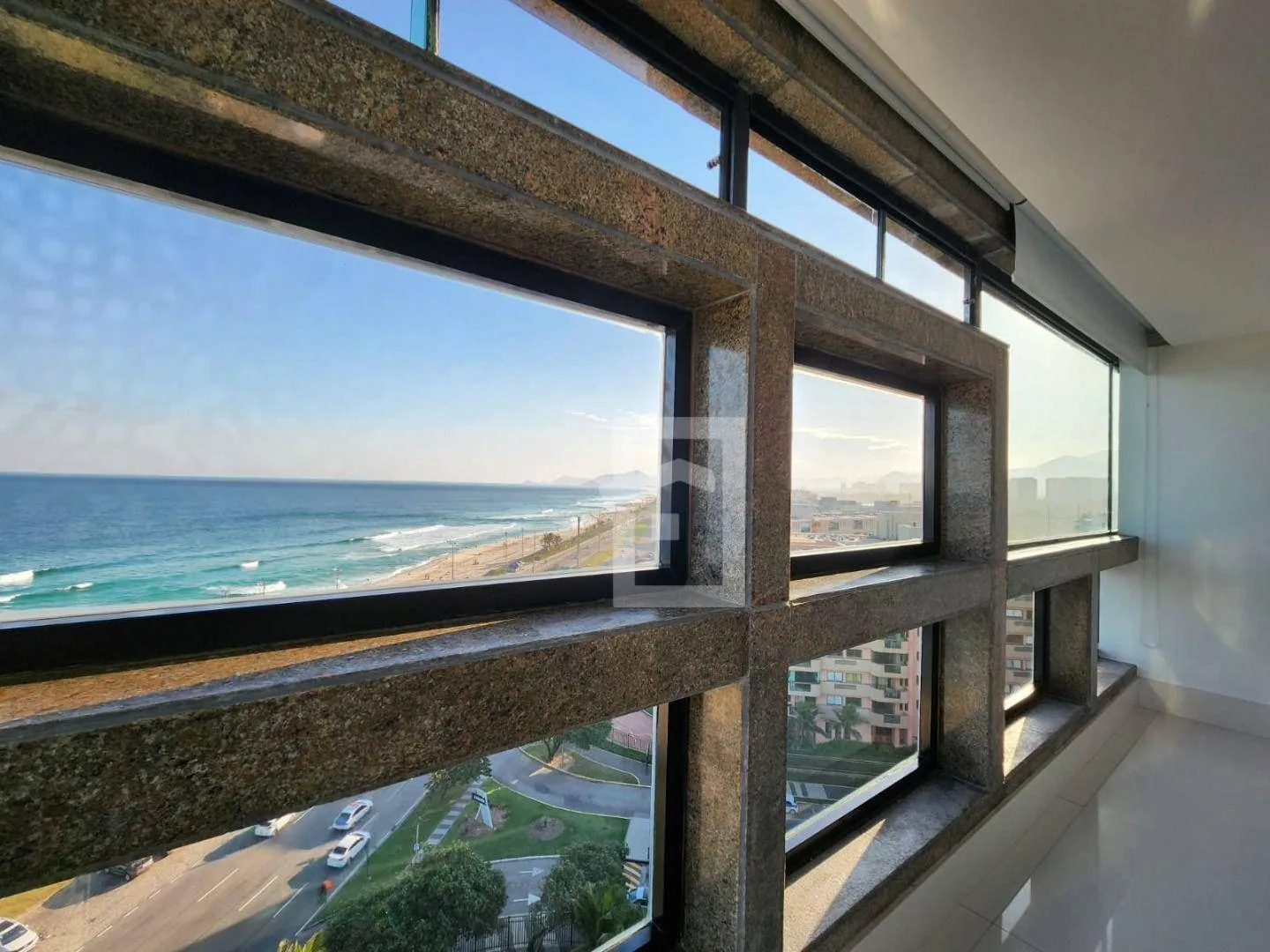 4-bedroom apartment with enclosed balcony and private garden — photo 13