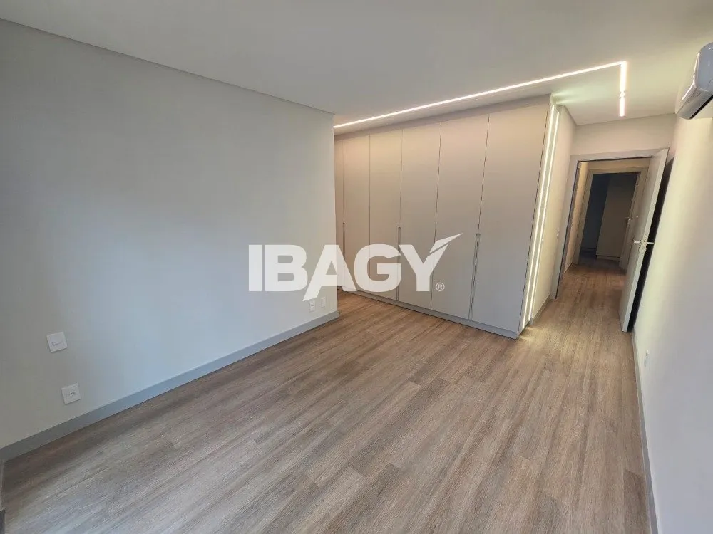 Apartment, 199 m², with a grill on the balcony — photo 11