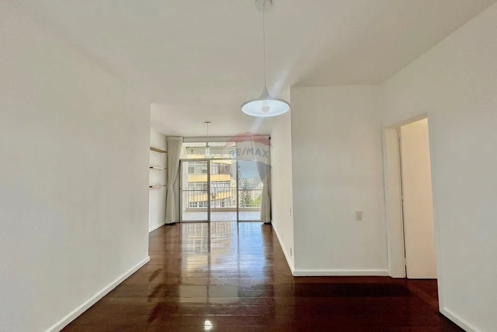3-bedroom apartment with a mountain view in Rio de Janeiro — photo 5