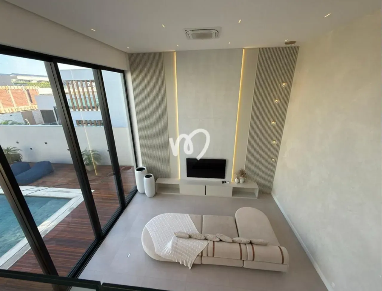 Furnished house with 5 bedrooms and an open kitchen — photo 27