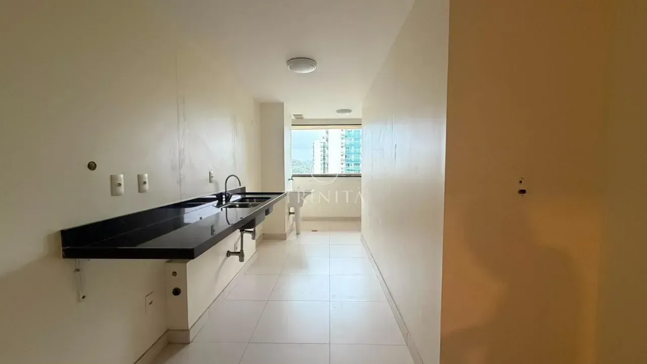 Apartment with 3 bedrooms and 3 bathrooms — photo 2