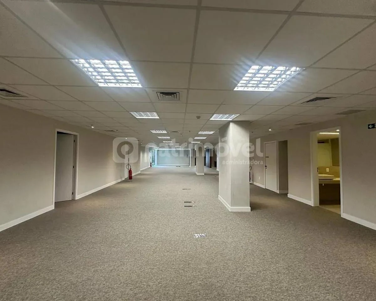 Sala comercial de 779 m², 1 quarto e 6 banheiros — photo 23