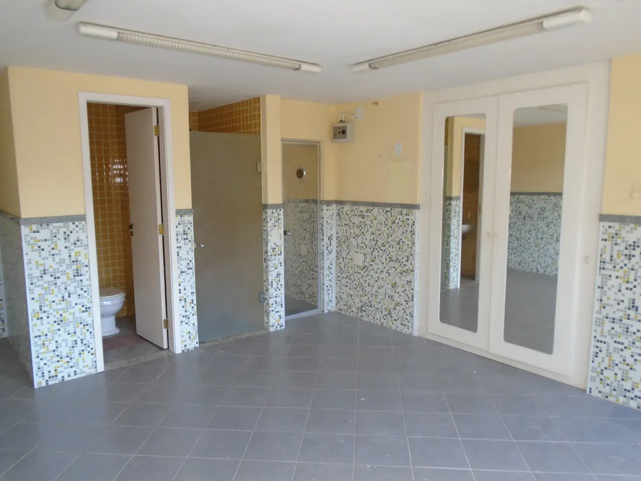 Apartamento, 302 m², com janelas do piso ao teto — photo 28