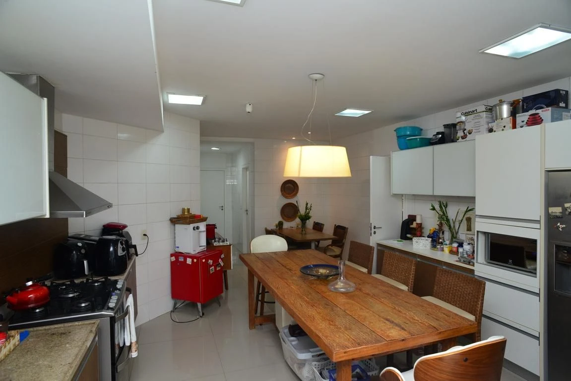 Furnished apartment with 4 en-suites and 5 bathrooms — photo 59