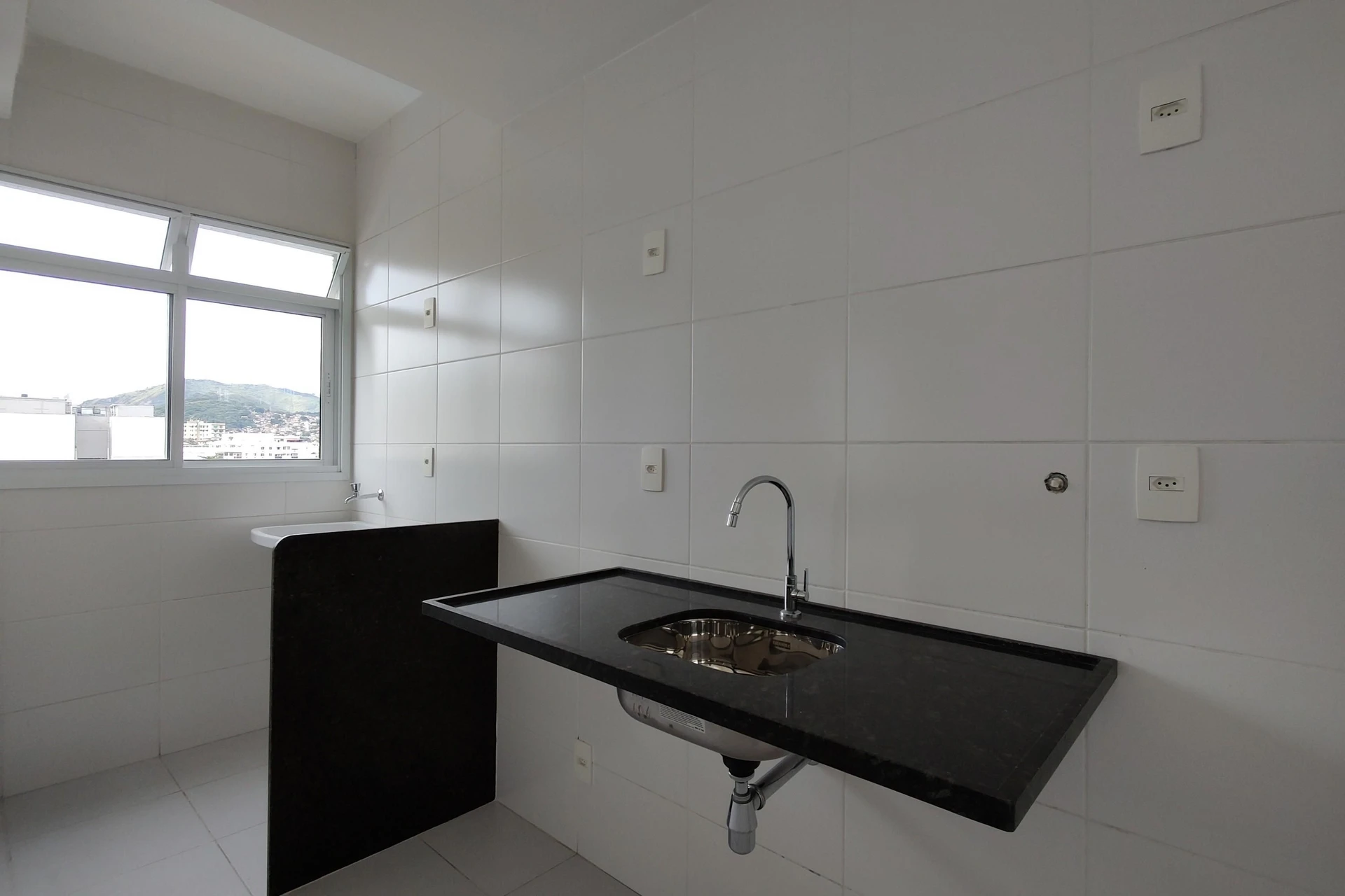Apartment with 2 bedrooms, balcony and 1 parking space — photo 21