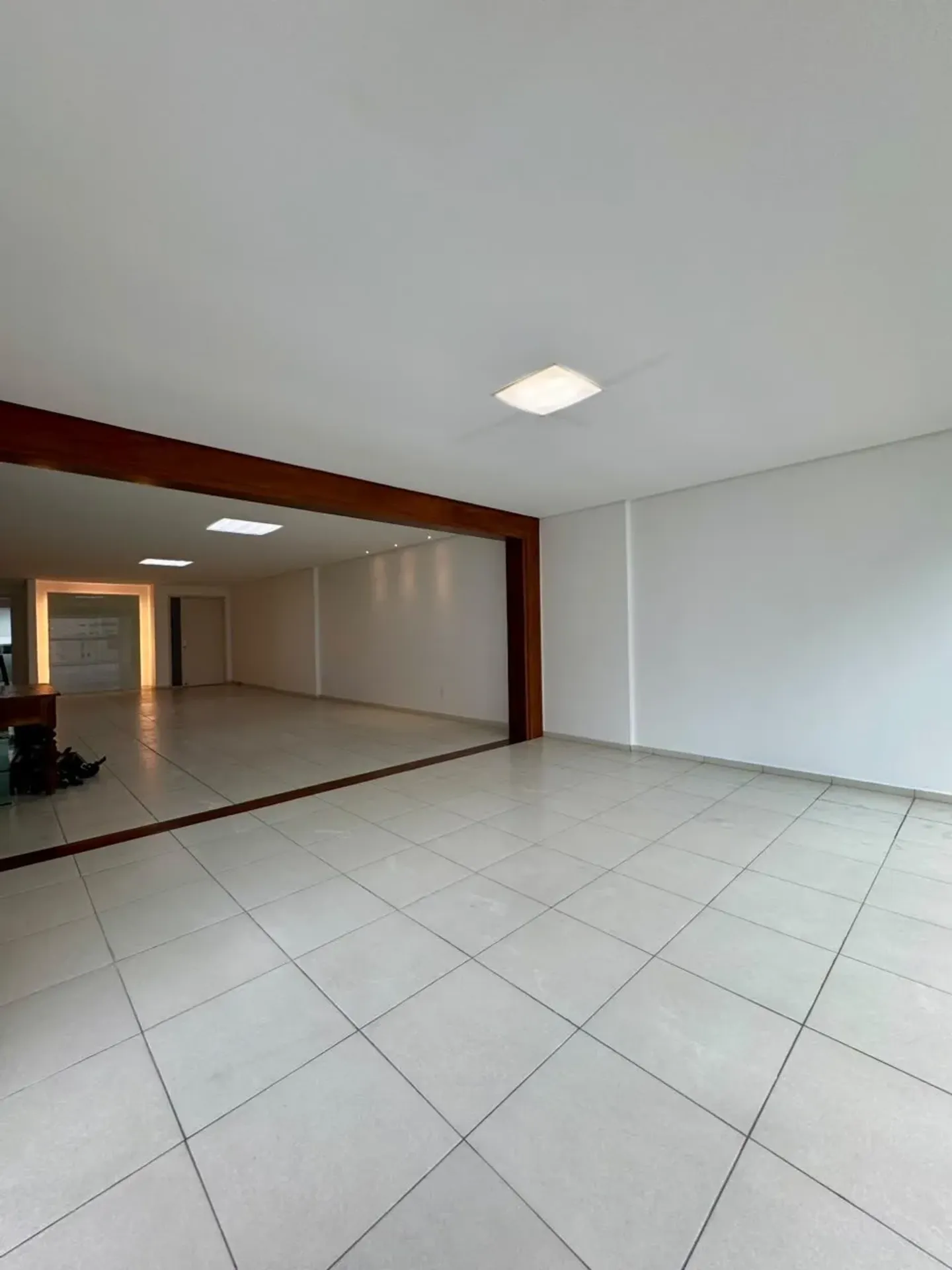 Меблированная квартира 235 м² с 3 спальными и суитами