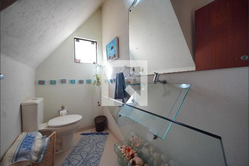 Walk-in closet in a 3-bedroom house, 225 m² — photo 2