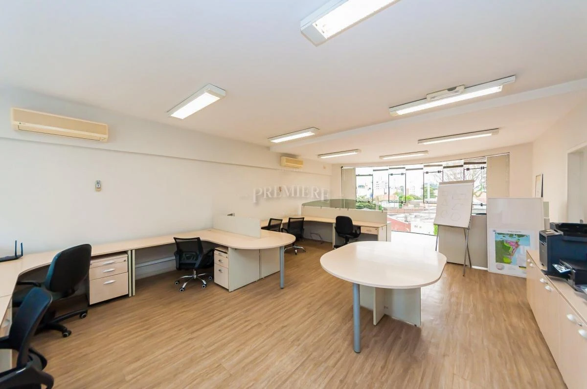 7-bedroom house with a home office — photo 2