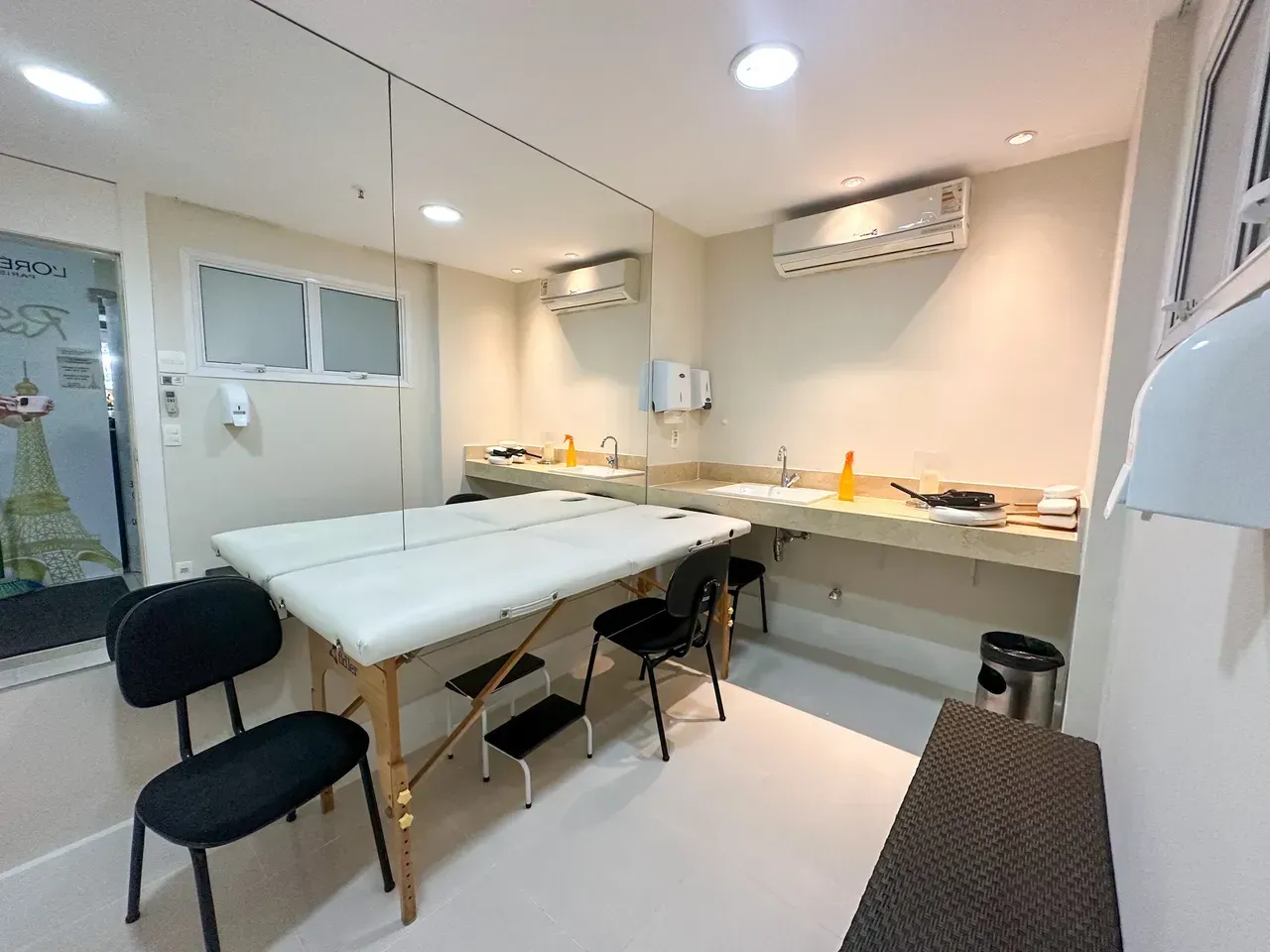 Unfurnished 3-bedroom apartment with 3 bathrooms — photo 24