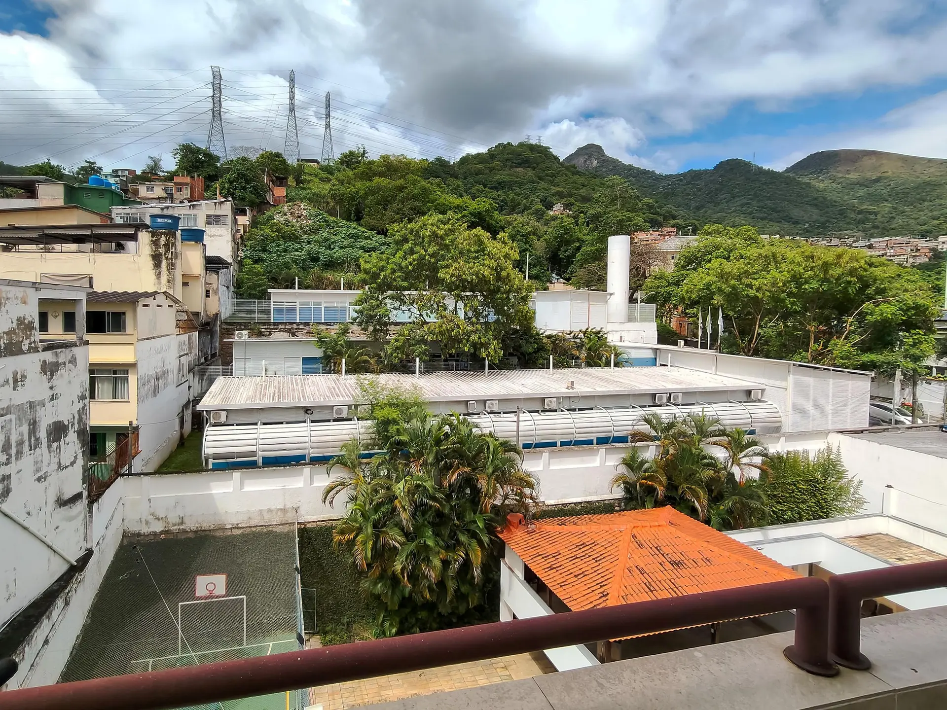 Mountain view in a 3-bedroom apartment, 200 m² — photo 79