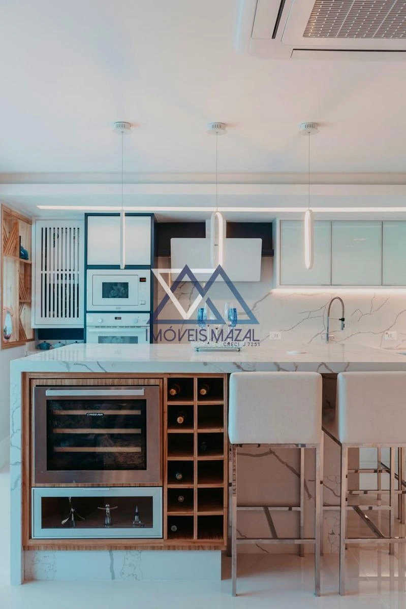 Ванна та 1 спальня: квартира 200 м² — photo 37