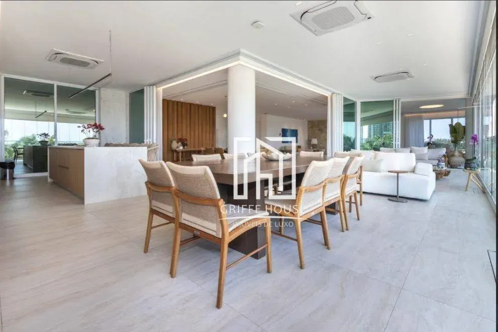 Apartment with 5 bedrooms and open-plan kitchen — photo 4