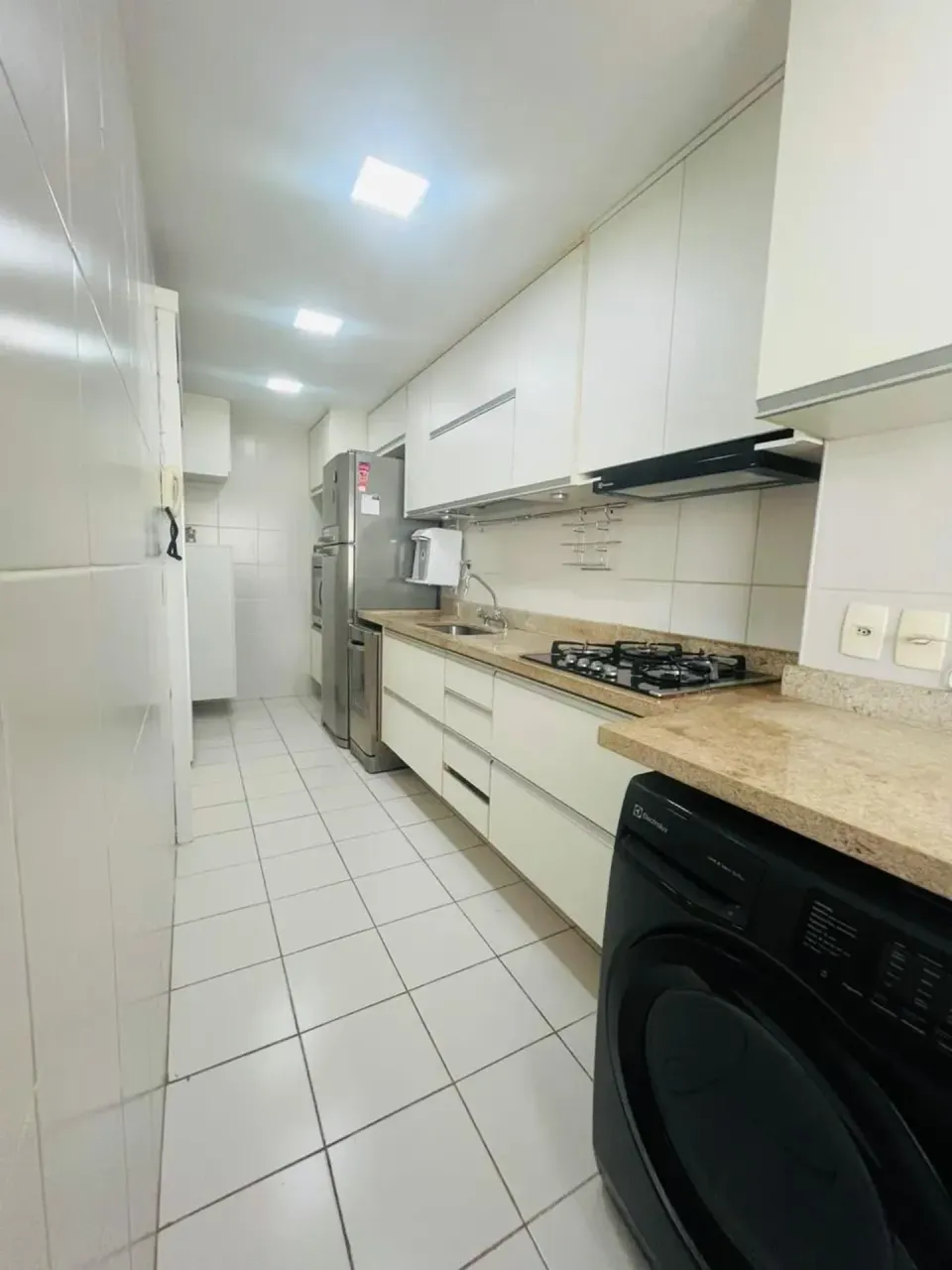 2-bedroom apartment with 2 bathrooms and a balcony — photo 14