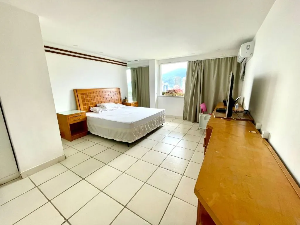 Furnished penthouse with 5 bedrooms and 1147 m² — photo 24