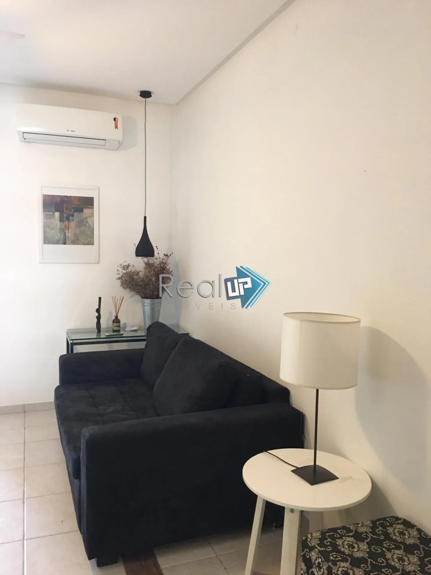 One-bedroom apartment with a washing machine — photo 9