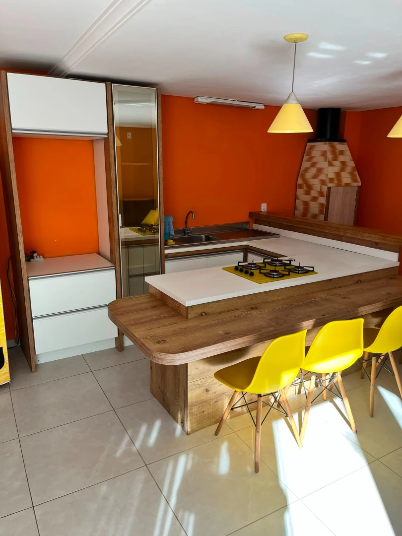Two-level house with 1 bedroom and private BBQ
