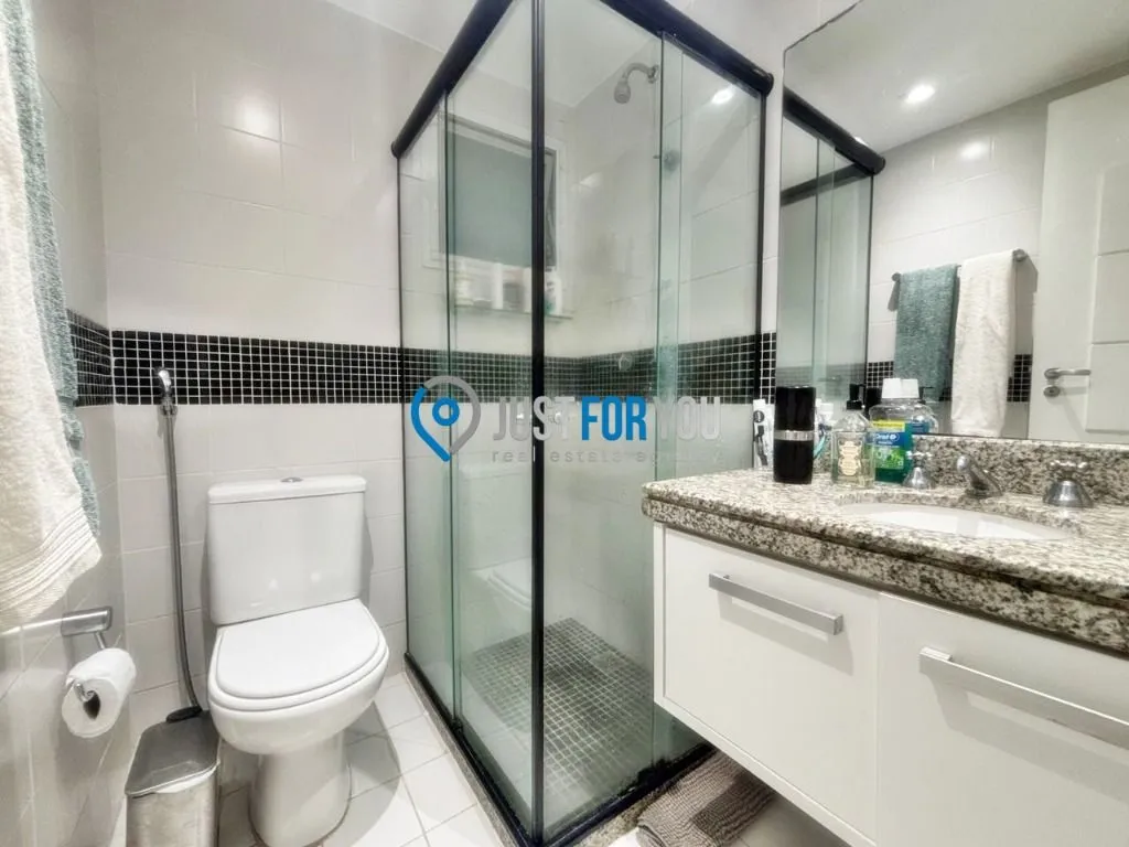 4-bedroom apartment with a mountain view in Rio de Janeiro — photo 12
