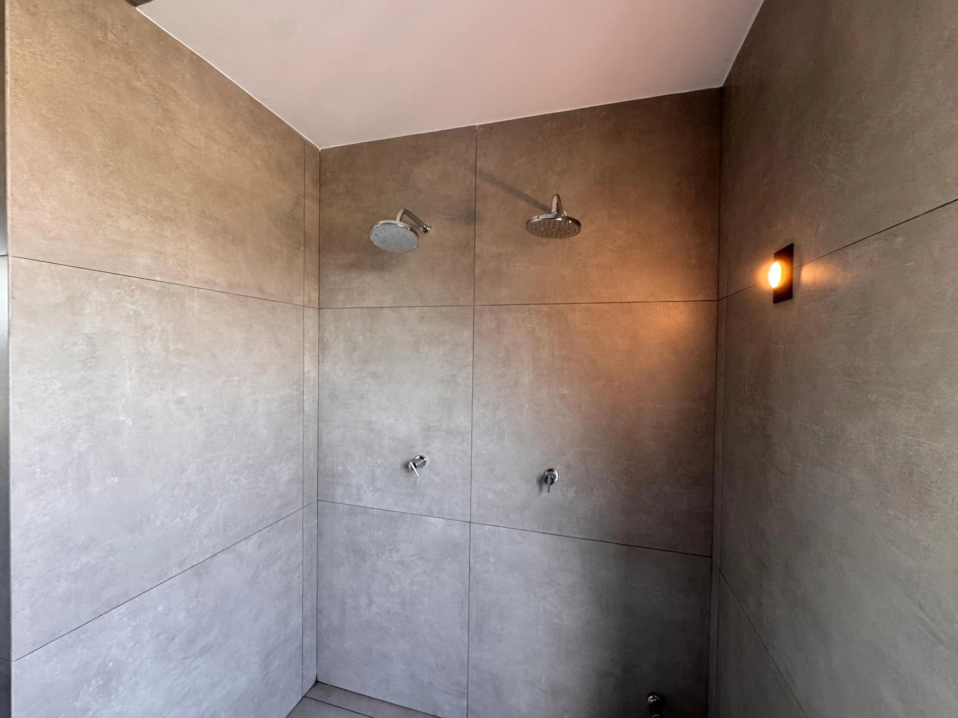Apartamento amueblado de 3 dormitorios con balcón — photo 37