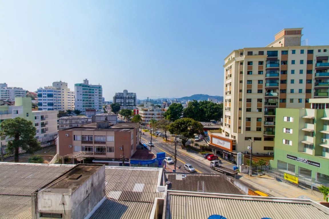 Квартира з 2 спальнями та робочим місцем — photo 33