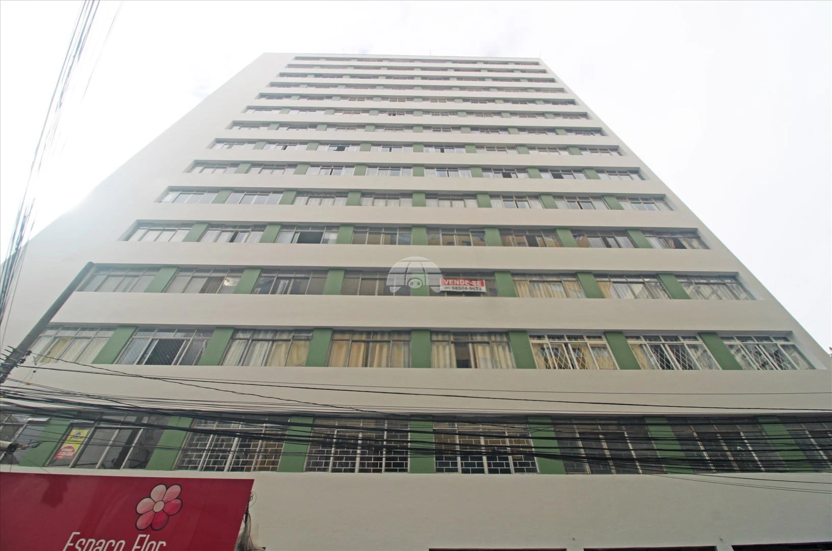2-bedroom apartment with wood or laminate floors in Curitiba — photo 8
