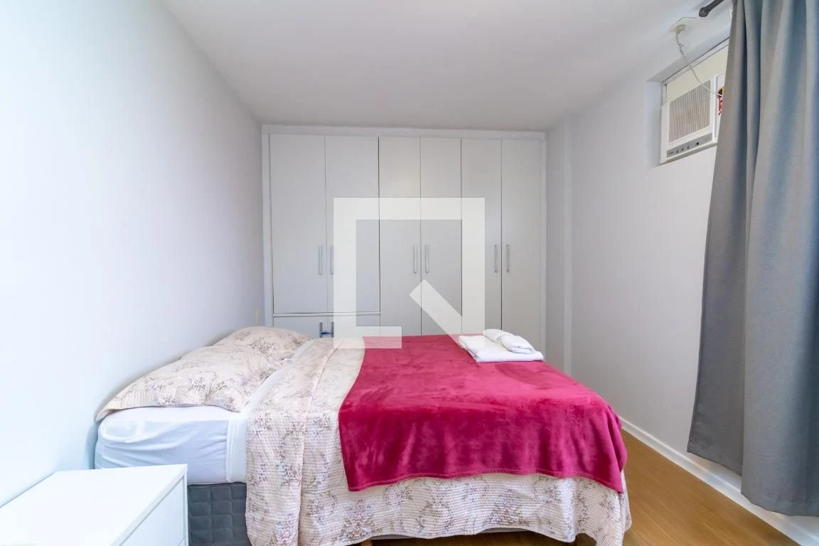 Apartamento mobiliado com 2 quartos, varanda e vaga — photo 8