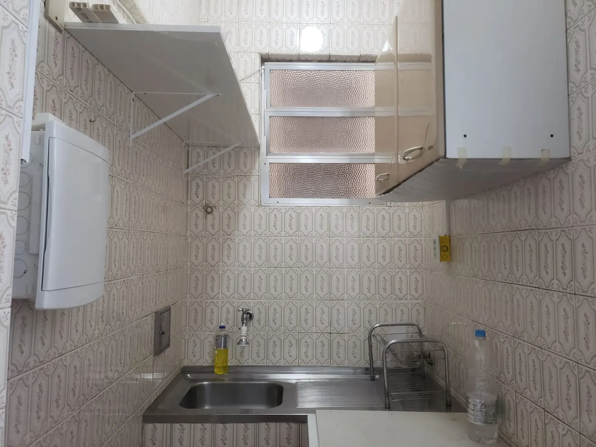 Studio com piso de madeira ou laminado, Centro — photo 3
