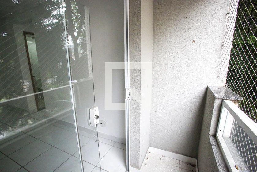 2-bedroom apartment in a building with a gym — photo 13