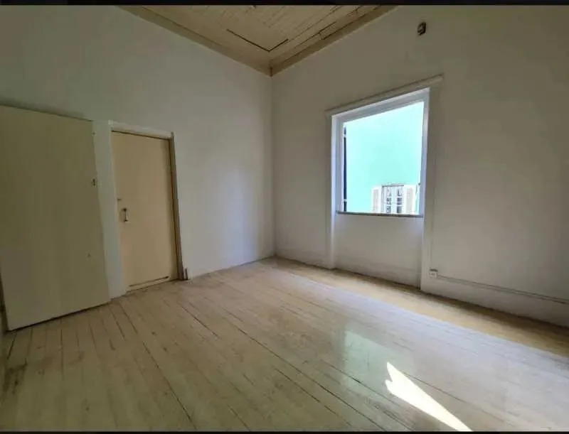 Casa sem mobília com 5 quartos e vaga para 4 carros — photo 5