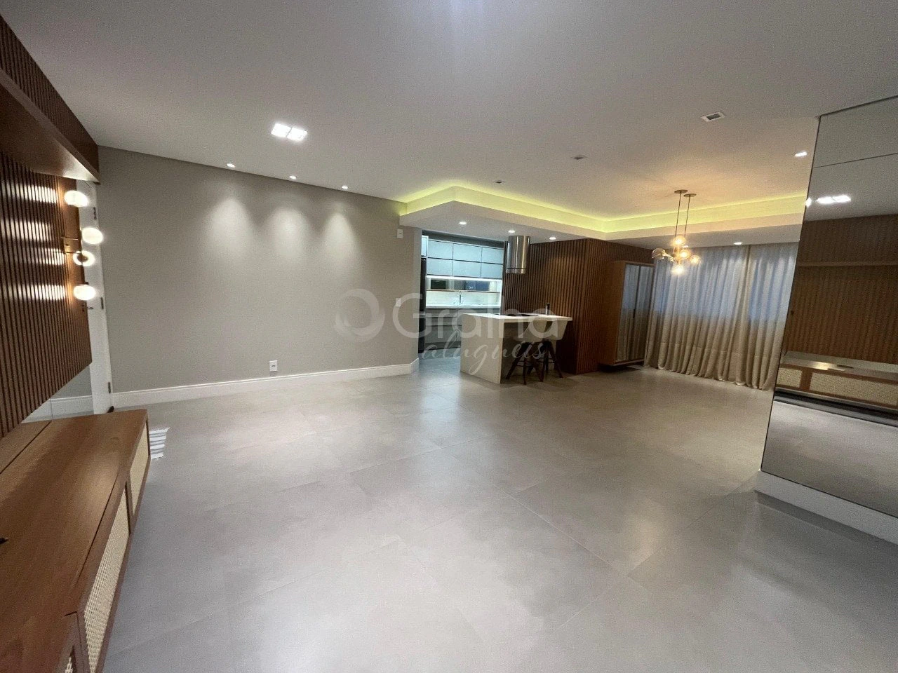 3-bedroom apartment with a washing machine in Florianópolis