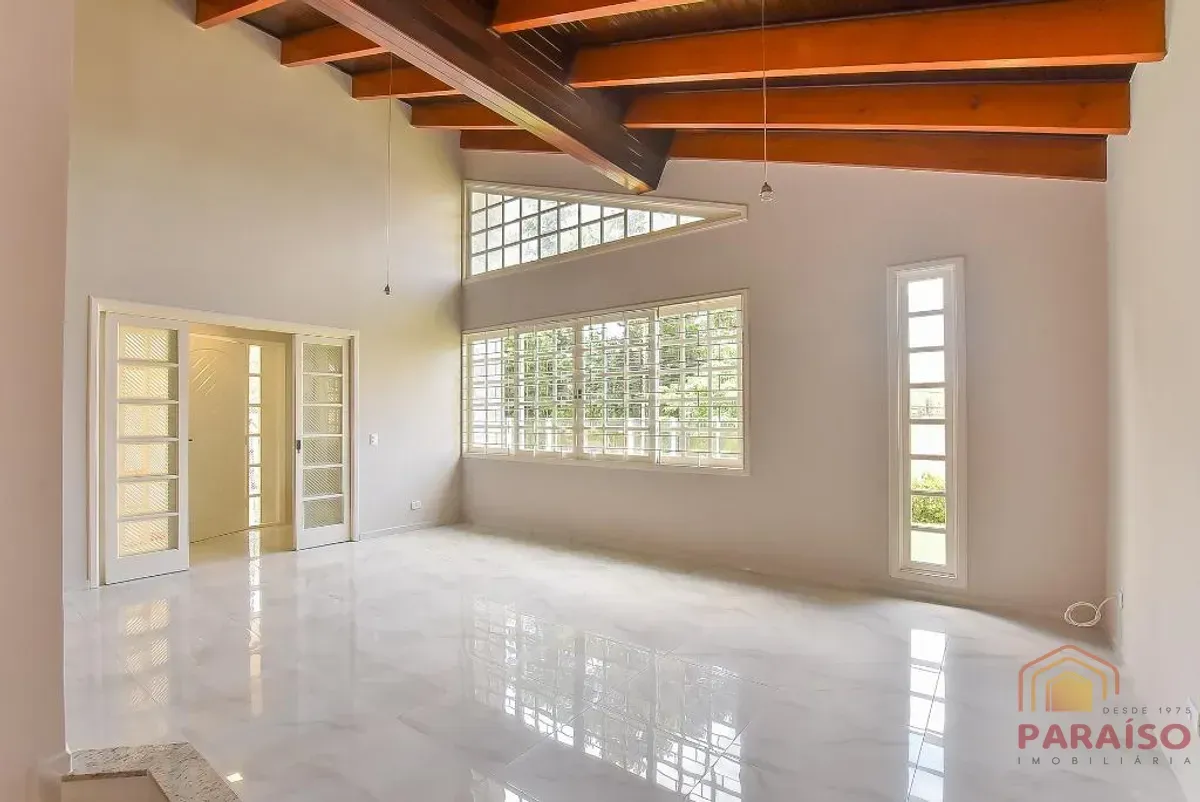689 m² house with 5 bedrooms and 7 bathrooms — photo 7