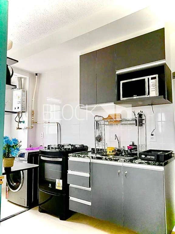 Оздоблена квартира з 2 спальнями та балконом — photo 24
