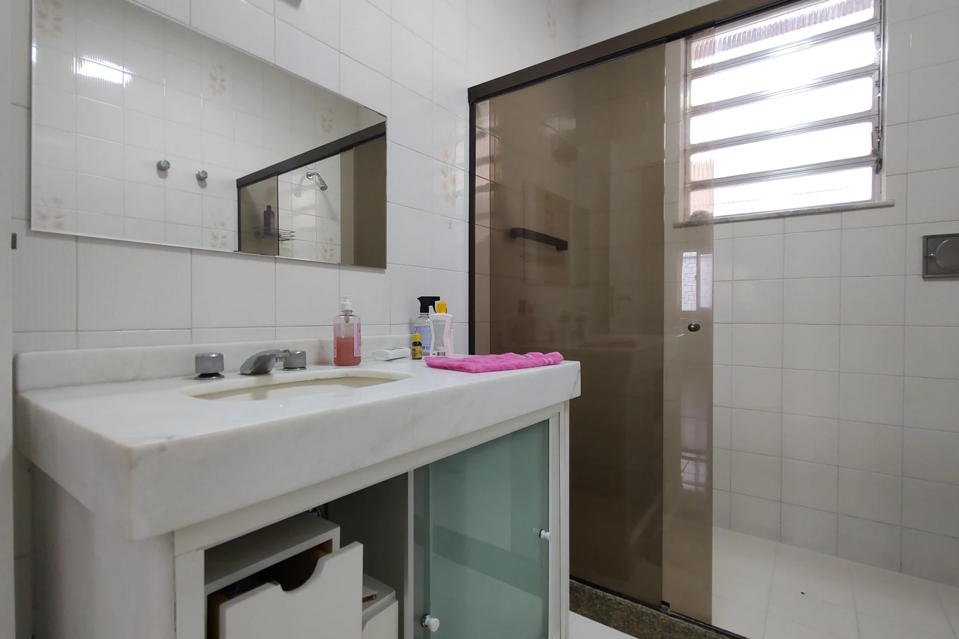 Jacuzzi y 3 dormitorios: casa de 742 m² — photo 66