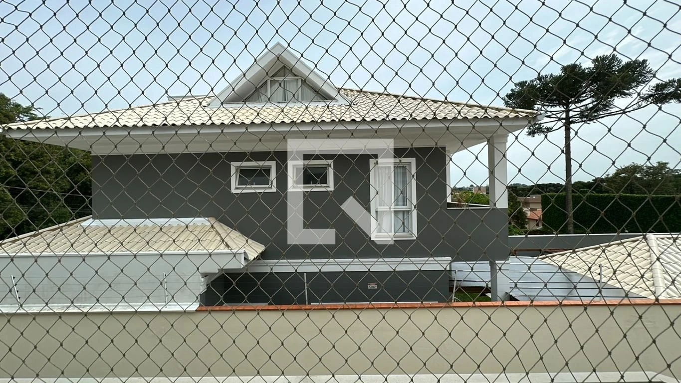 3-bedroom house with a glass-enclosed balcony in Curitiba — photo 6