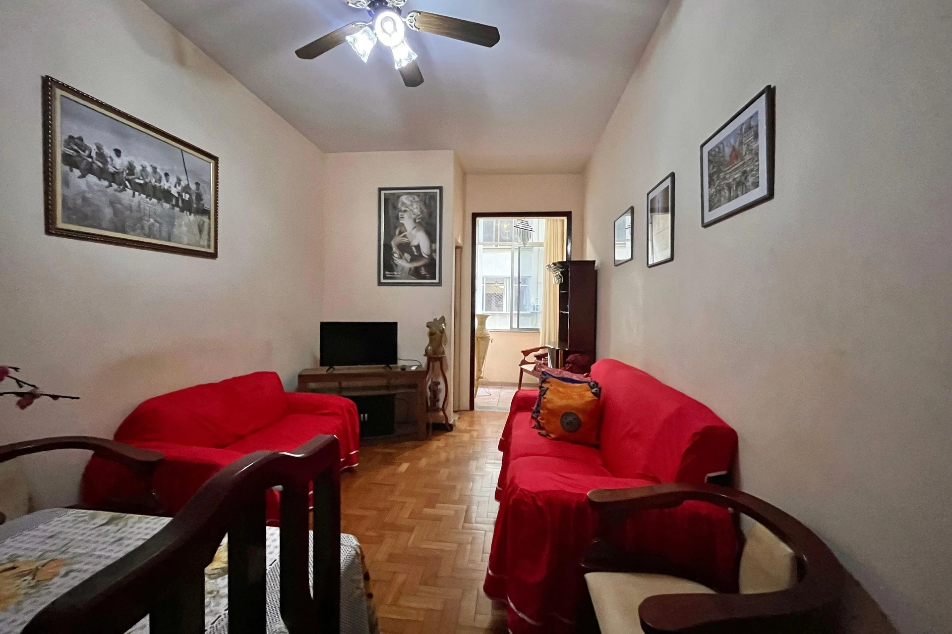 Furnished 2-bedroom apartment with a separate kitchen — photo 21