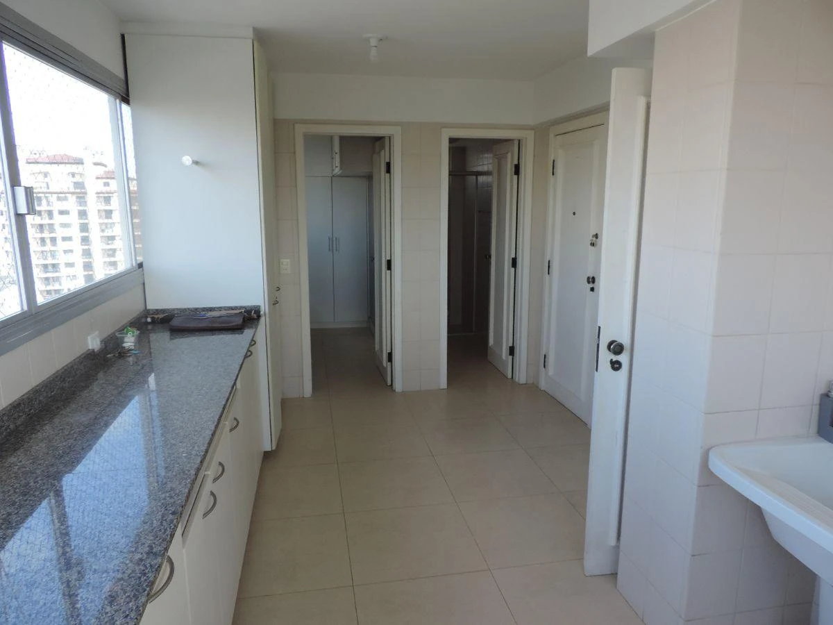 312 m² apartment with an open-plan kitchen — photo 37