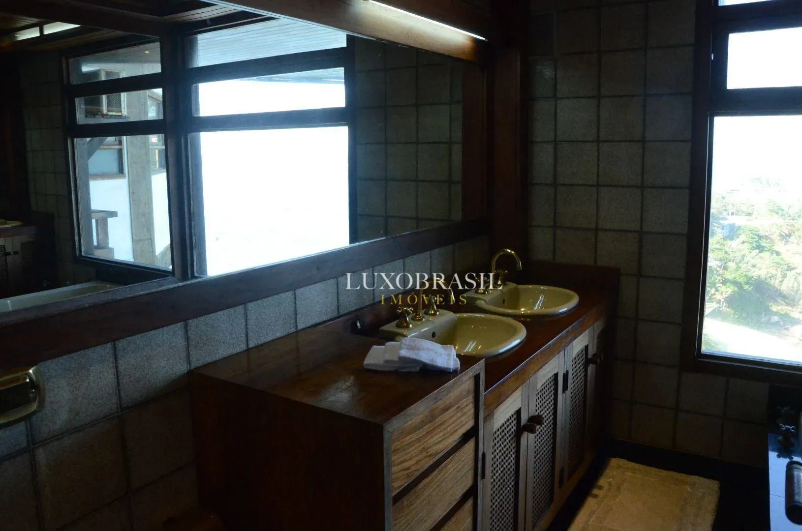 800 m² house with 5 bedrooms and 5 bathrooms — photo 23
