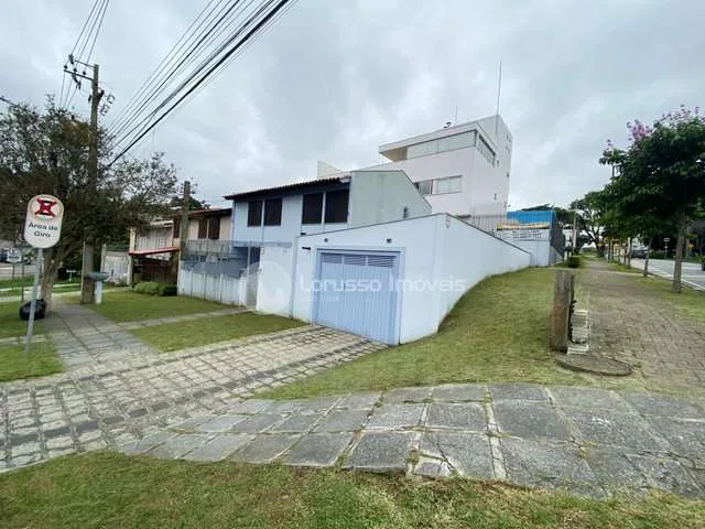 190 m² house with a bathtub and a home office — photo 8