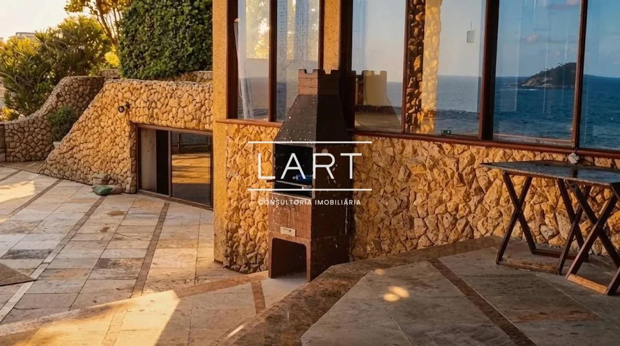 Water view in a 5-bedroom house, 800 m² — photo 8