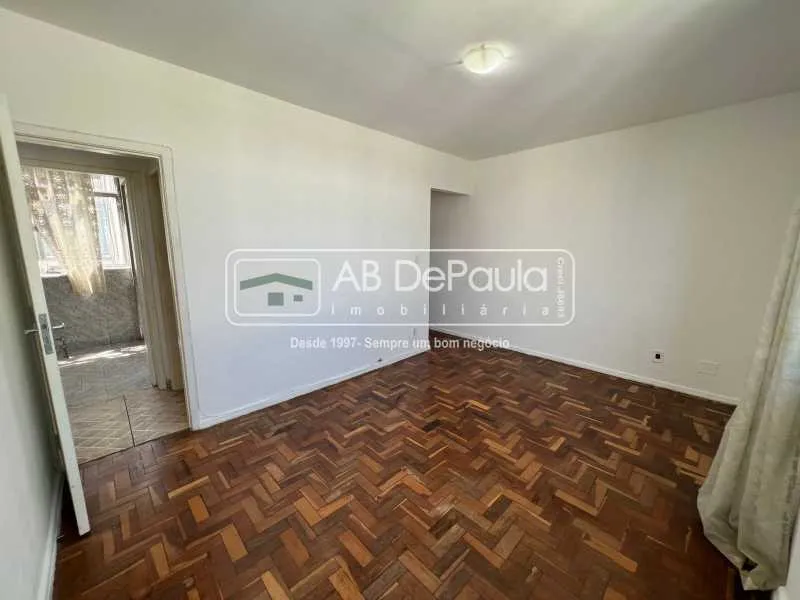 Apartment on the 3rd floor with wood or laminate floors — photo 8