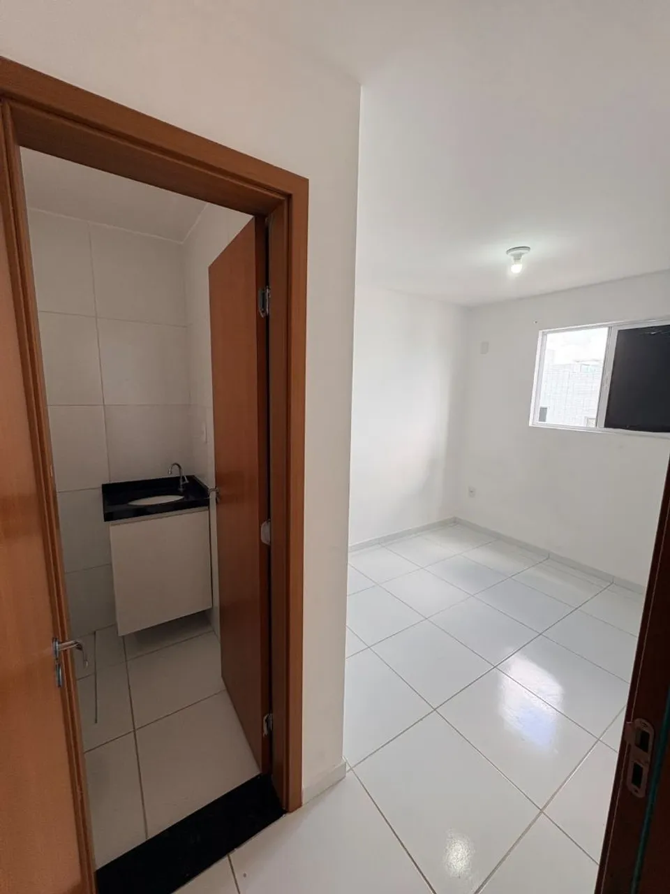 2-bedroom apartment in a building with a gym — photo 8