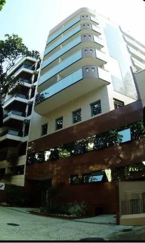 Furnished 1-bedroom apartment with glassed-in balcony — photo 4
