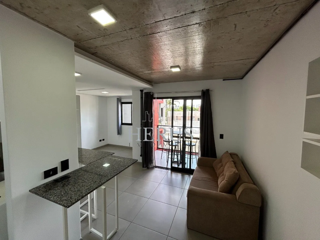 1-bedroom apartment with open-plan kitchen and 42 m² — photo 4